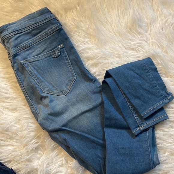 Hollister Size 1 Skinny Legging Jeans Hight Rise Light blue wash distressed - Picture 1 of 6